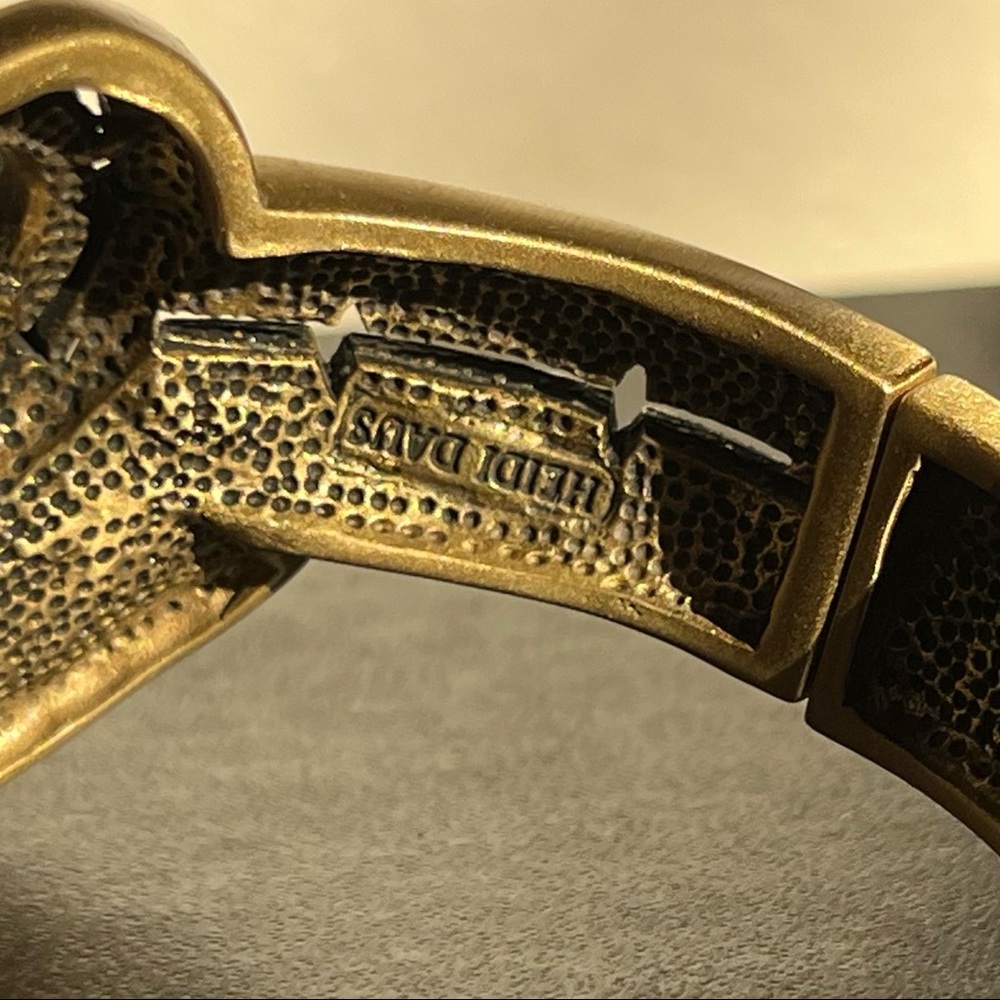Heidi Daus Bow Ribbon Clamper Bracelet - Picture 7 of 9